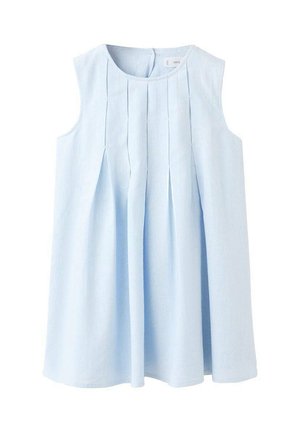 Sukienka bez rękawów w jasnoniebieskim kolorze z okrągłym dekoltem i pionowymi plisami sięgającymi od klatki piersiowej do dołu, o długości do kolan.