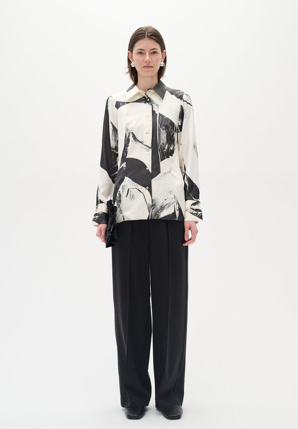 Hemdbluse - neutral art