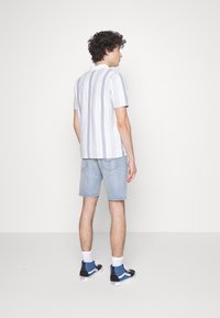 Levi's® 501® ORIGINAL - DENIM SHORT - Calções de ganga - z1352 medium indigo worn in