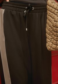 Next SIDE STRIPE - Verryttelyhousut - black