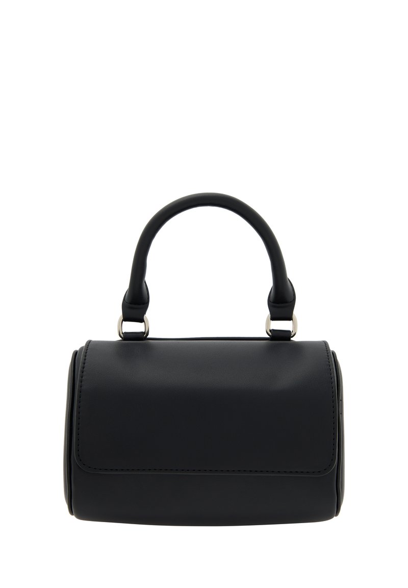 Sort læderhåndtaske med en rund form, kort håndtag, synlige sømme og sølvhardware. Glat tekstur med minimal detailing.