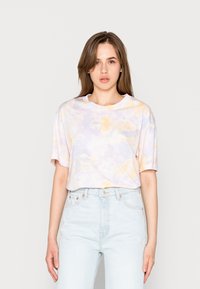 Monki T-shirt estampada - white light/pastel