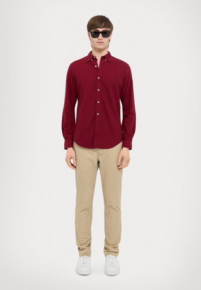 Polo Ralph Lauren SLIM FIT GARMENT-DYED OXFORD SHIRT - Overhemd - red carpet