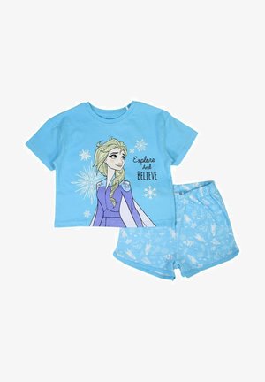 Ensemble de pyjama bleu comprenant un haut à manches courtes avec un motif de personnage et du texte, assorti à un short à motifs dans une nuance de bleu plus claire.