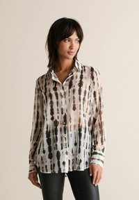 Next - SHEER LONG SLEEVE - REGULAR FIT - Hemdbluse - ecru tie dye Thumbnail-Bild 1