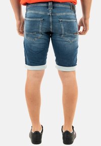 Le Temps Des Cerises Shorts vaqueros - bleu