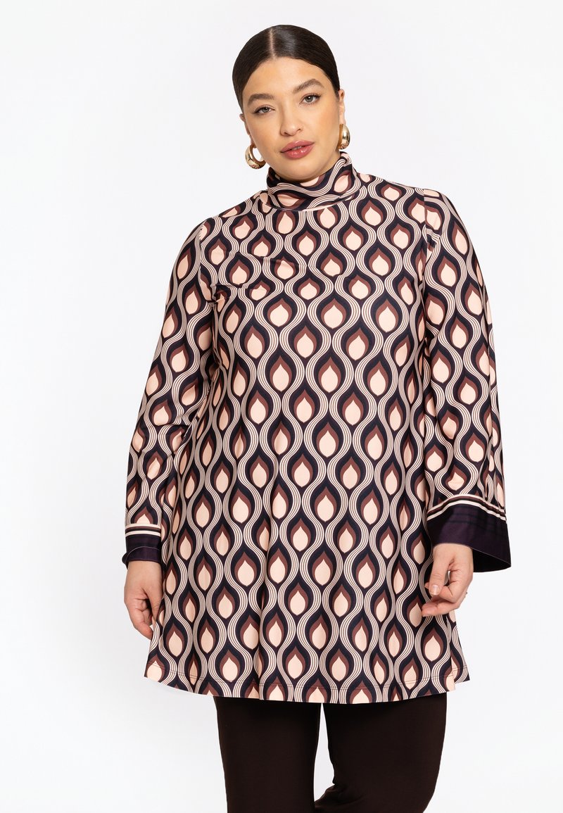 Geprinte tuniek in zachte stof met een abstracte bruine, roze en crèmekleurige print. Hoge halslijn met lange mouwen en een ontspannen pasvorm.