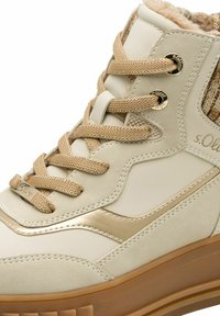 s.Oliver Téli csizmák - beige comb