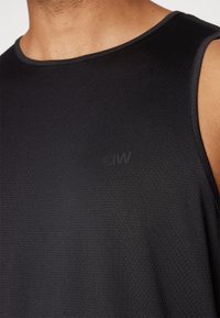 ICANIWILL STRIDE TANK MEN - Topp - black