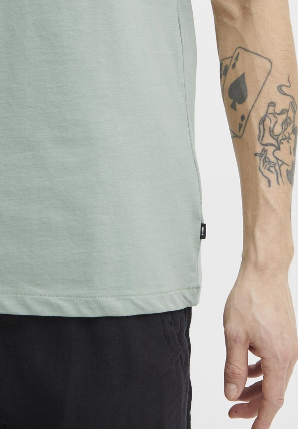 SDCadel - Basic T-shirt4