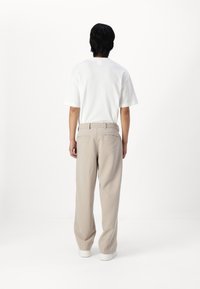 Abercrombie & Fitch Baggy Trouser - Bukser - khaki