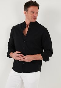 Buratti REGULAR FIT - Majica - black
