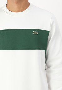 Lacoste Felpa - flour/green