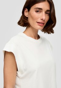 s.Oliver Paprasti marškinėliai - creme
