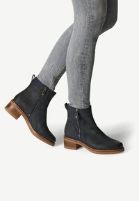 Marco Tozzi Bottines - navy comb