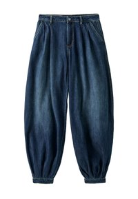 Pantalon en denim bleu foncé avec poignets froncés, plis à l'avant, poches latérales, passants pour ceinture et fermeture par bouton à la taille.