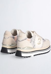 LIU JO WITH PYTHON-PRINT - Sneakers - sand