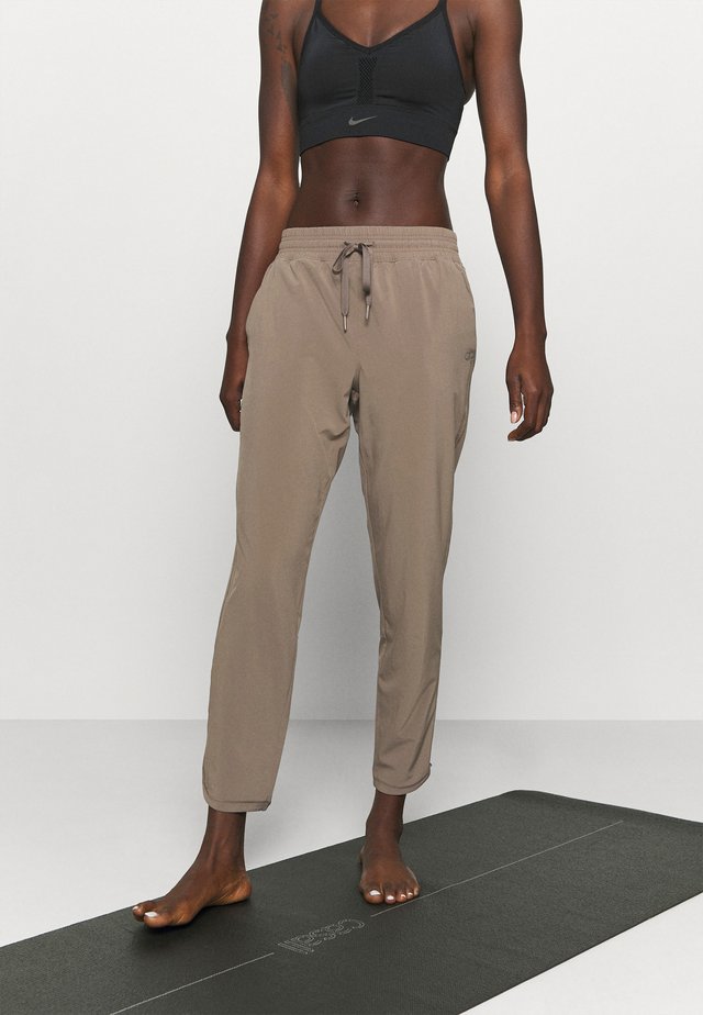 TAPERED PANT - Pantalon de survêtement - plymouth rock