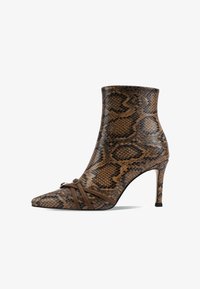 Selezionato, marrone