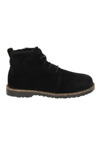 Botine negre din suede, cu vârf rotunjit, prezentând un design decorativ cu șireturi, interior căptușit și talpă texturată din plută.