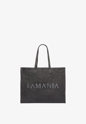 Torba typu tote z ciemnoszarego zamszu z dwoma uchwytami i napisem „LAMANIA” wyszytym z przodu nicią dopasowanego koloru.