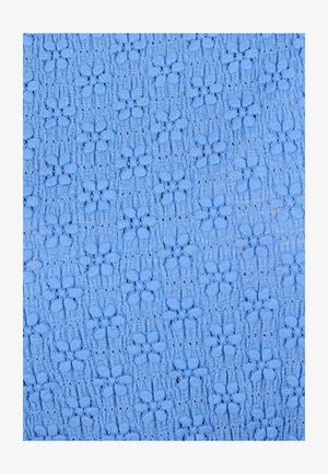 Textil azul tejido con un patrón geométrico de tejido abierto que crea una superficie texturizada.