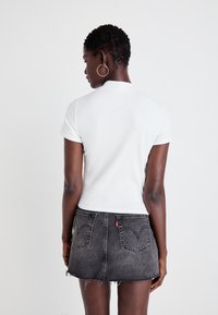 Levi's® EFFORTLESS TEE - Navadna majica - white