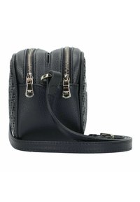 Borsa a tracolla in pelle nera con doppi scomparti, superficie testurizzata, doppie cerniere e tracolla rimovibile. Design liscio e strutturato.