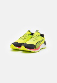 Puma ELECTRIFY NITRO 3 TR - Trail hardloopschoenen - lime pow/black/active red