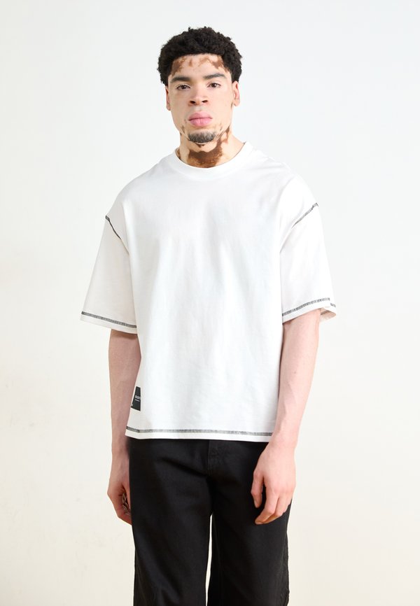 STUDIO BUBBLE  - Print T-shirt4