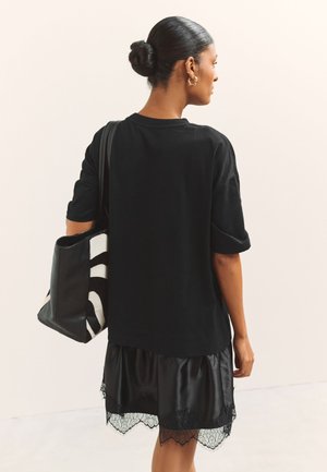 Next, 2-IN-1 SHORT SLEEVE - Jerseykjole - black