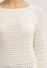 QS Strickpullover - off-white