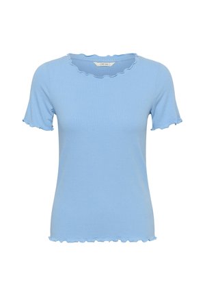 Plava rebrasta majica kratkih rukava s valovitim dekolteom i rubom. Izrađena od mekanog materijala, s uskim krojem i teksturiranim tkanjem.