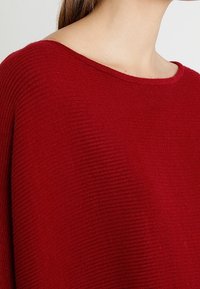 JoJo Maman Bébé Maglione - dark red