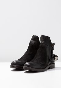 A.S.98 Botines camperos - black