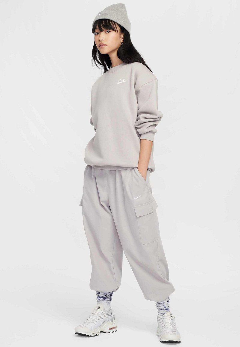 Nike Sportswear Sweater grijs