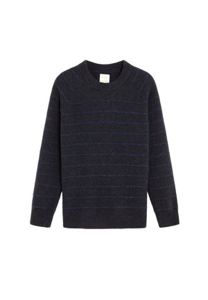 Jersey de manga larga y cuello redondo de color gris oscuro con sutiles rayas horizontales azules y puños y dobladillo de canalé, mostrado sobre un fondo blanco.