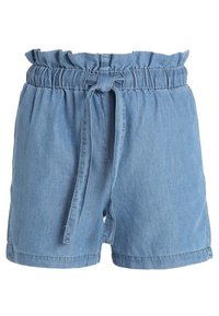 Ljusblå denimshorts med en skrynklig elastisk midjeband och en knytning framtill. Tyget har en mjuk struktur och detaljer med uppvikt fåll.