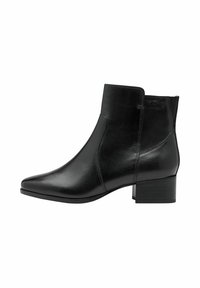 Bottine en cuir noir avec un bout pointu, un petit talon bloc, un panneau élastique latéral et une finition lisse.