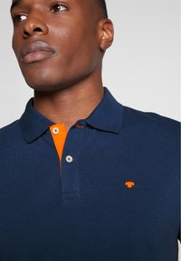 TOM TAILOR WITH CONTRAST - Polo - blue