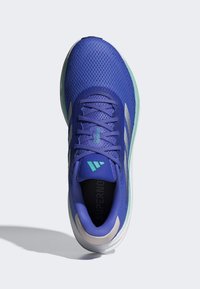 adidas Performance SUPERNOVA STRIDE - Laufschuh Straße - blue metalic/flash aqua