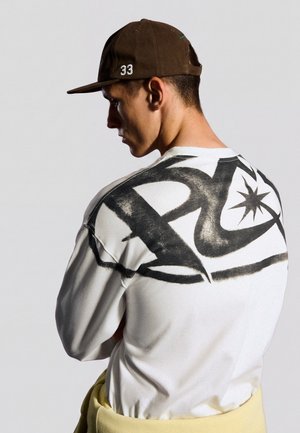 Bershka, LONG SLEEVE - PRINT T-SHIRT - Pitkähihainen paita - white