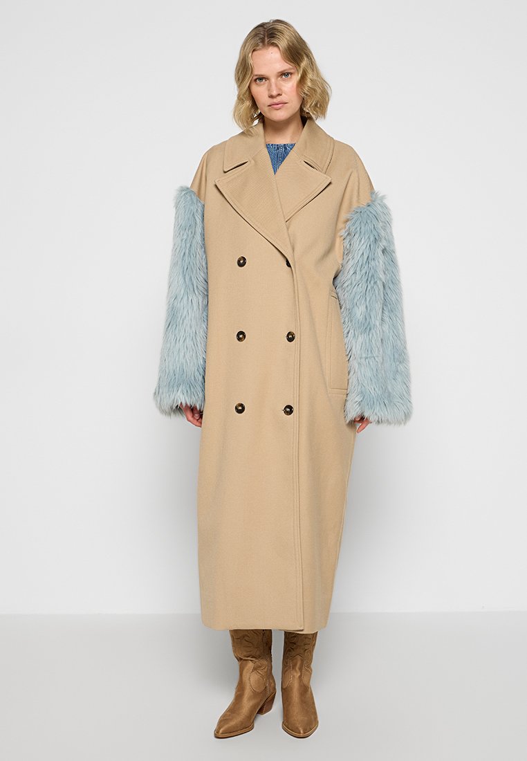 Rodebjer Mantel beige