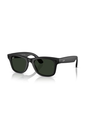 Lunettes de soleil à monture synthétique noire avec des verres vert foncé. Caractéristiques : forme rectangulaire et petites caméras intégrées dans la monture.