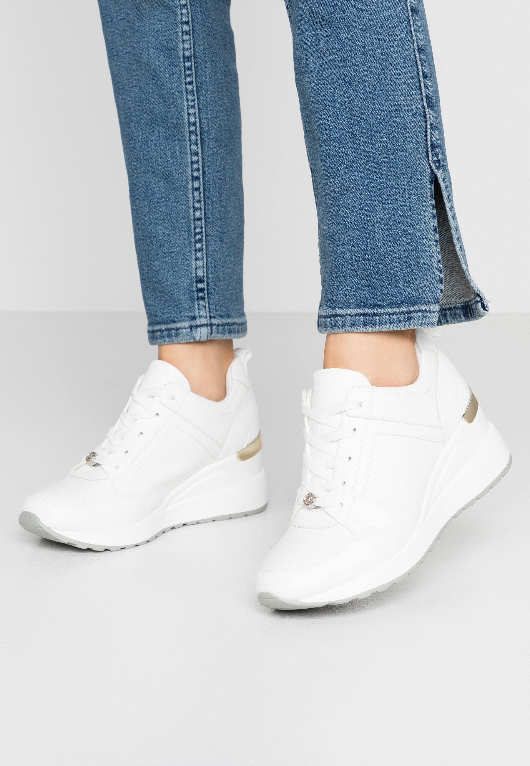 ضغينة سائل خشبي tata italia sneakers - rise-association.com