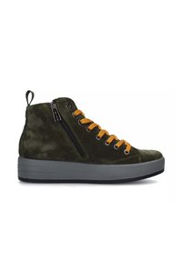 Sneaker high-top in suede verde con suola in gomma grigia, lacci arancioni e apertura con zip laterale. Finitura texturizzata, design con punta arrotondata.