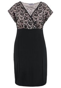 Svart klänning med en bodice av spets och blommönster, korta ärmar och en figurnära siluett som övergår till en slät svart kjol.