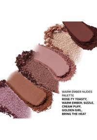 De Warm Ember Nudes Palette met zes tinten: diep bordeaux, zachtroze, gouden shimmer en aardse bruintinten, met een fluweelachtige textuur.