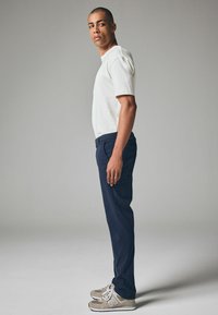 Next Chino - navy