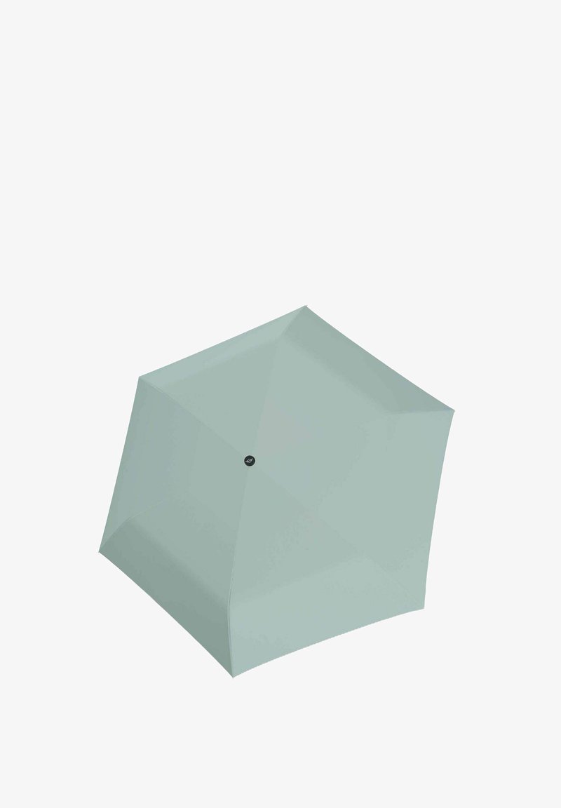 Hellgrüner Regenschirm mit sechseckiger Form, glatter Oberfläche, Zentralknopf und minimalistischem Design. Keine sichtbaren Muster oder Hardwaredetails.